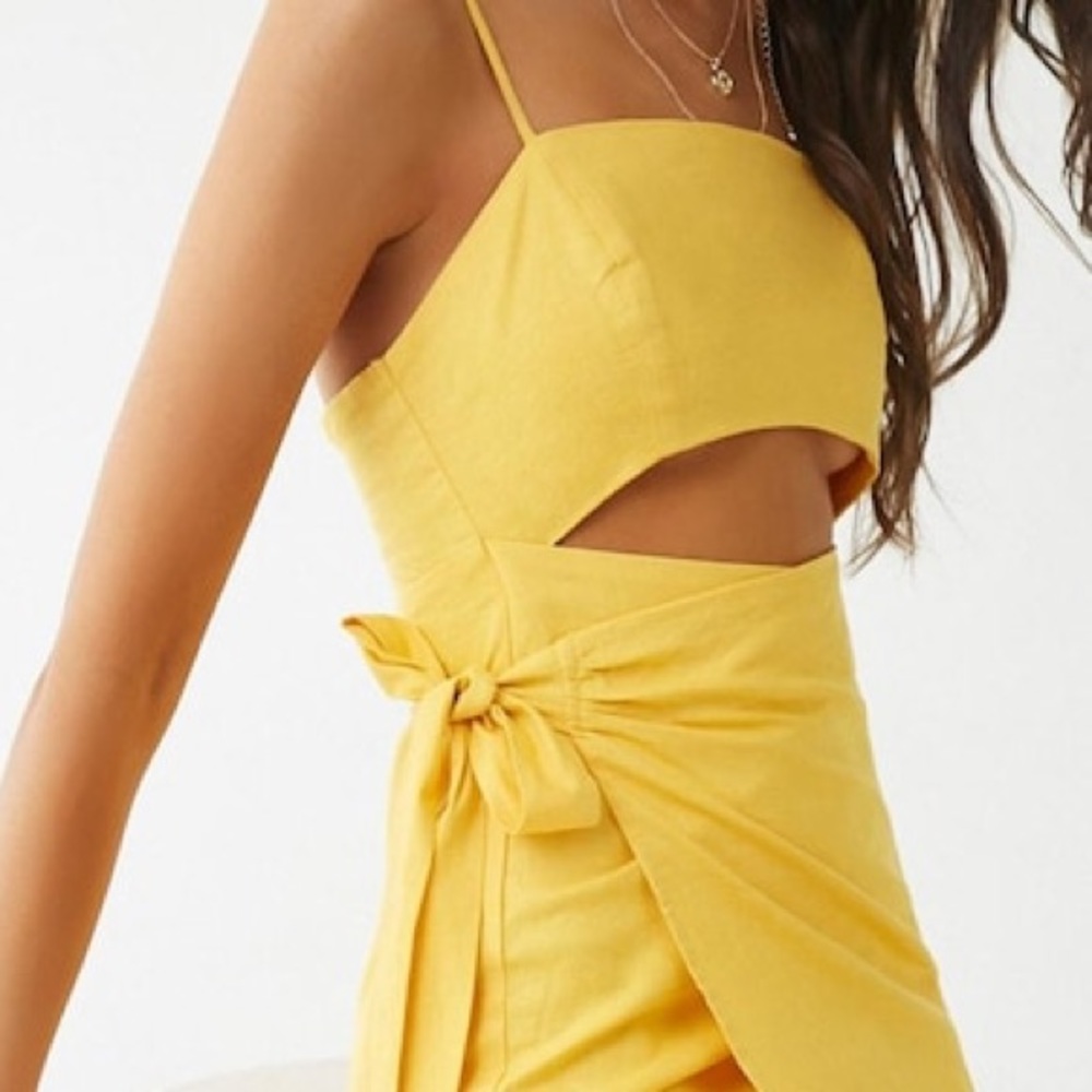 FOREVER21 YELLOW TANK TOP CUT OUTS MINI DRESS SIZE MEDIUM SCOOP NECK SUMMER DRES